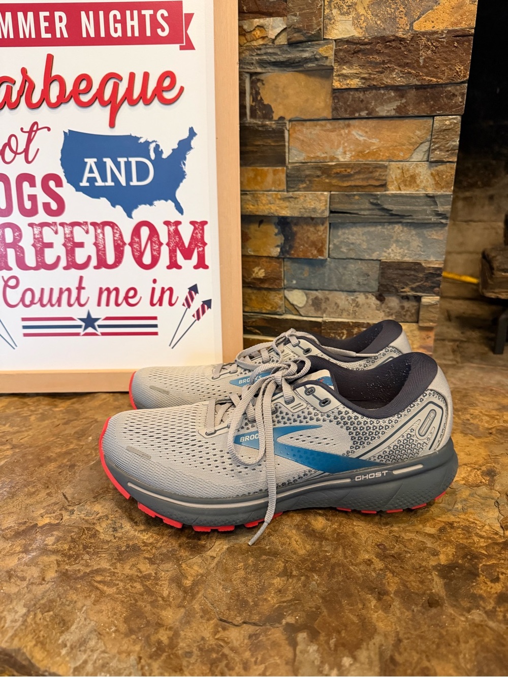 Brooks Ghost Running Shoes in Gray, Navy & red size 8